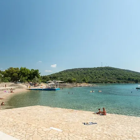 Apartman The Garden Tisno